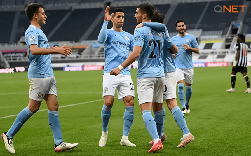 Manchester-City-players-celebrating-a-goal-during-a-Premier-League-game