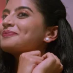 A young woman wearing Kinnari's marvellous collection of jewellery for women